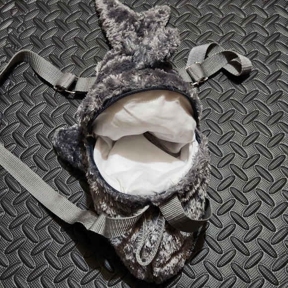 90s Vintage Shark Plush Backpack - Picture 5 of 5